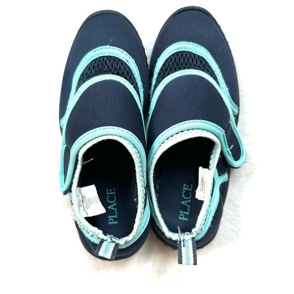⭐️ 5 for $25 PLACE Navy & Light Blue Kids’ Water Shoes Velcro Size 11-12 - Picture 2 of 7